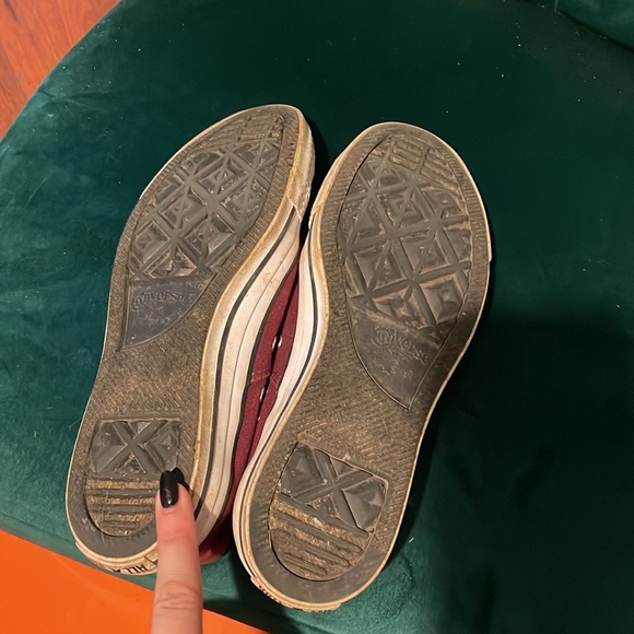Converse size 8 Women’s maroon - Picture 6 of 8